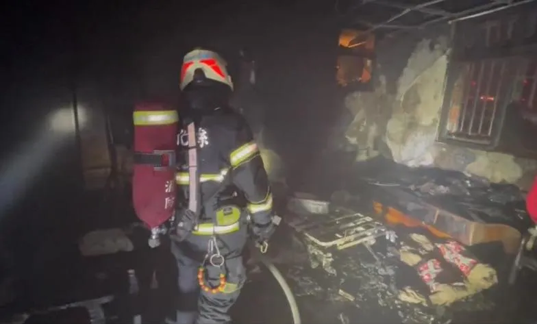 彰化溪湖凌晨民宅惡火　百歲人瑞命危送醫不治