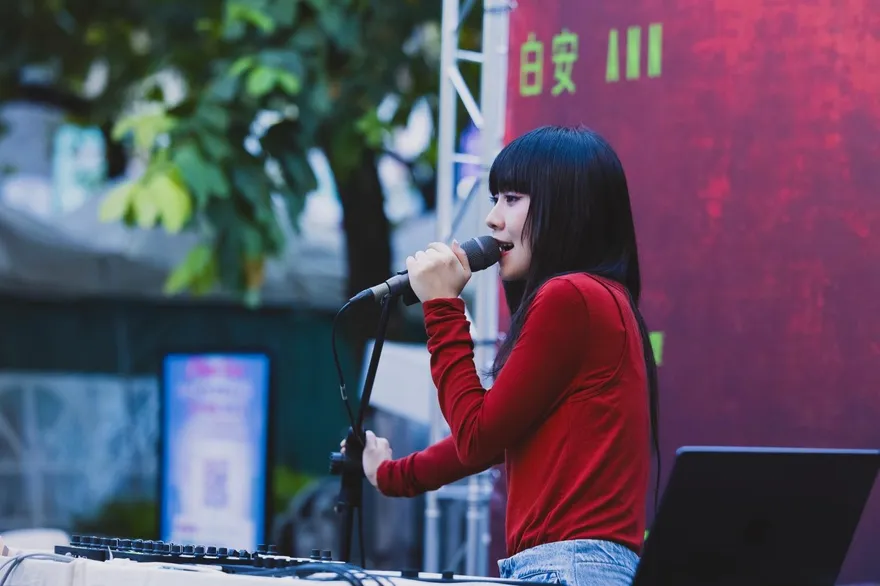 阿信夢幻合體F3狂「抓空氣」！師妹白安第一反應曝光