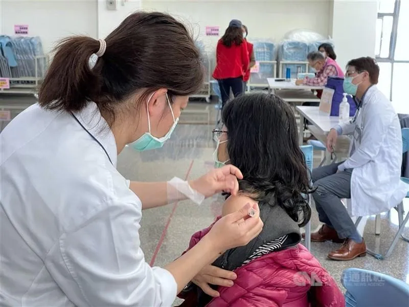 B流來了！腸胃炎成障眼法　醫示警：燒更高、全身痠痛