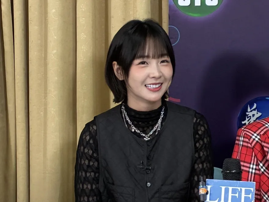 籃籃「誤觸胸部」首露面　封口避談胡瓜風波