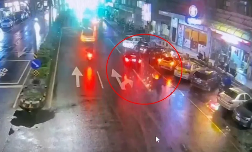 影/推開警衛自己被撞！基隆翁倒垃圾遇毒駕慘死車底