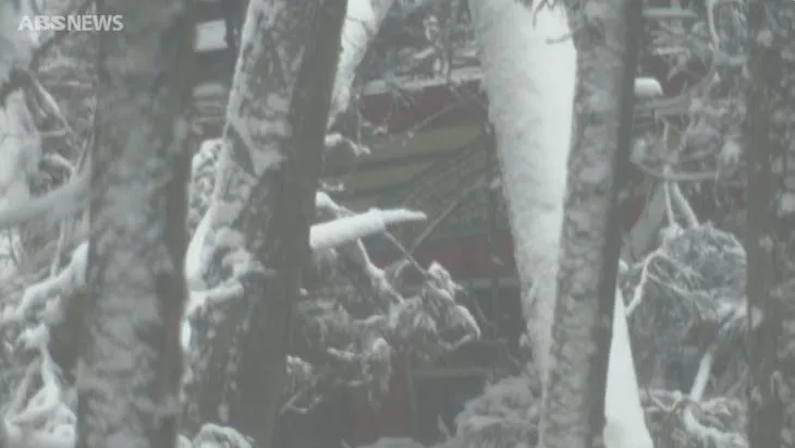 日秋田縣電車驚傳脫軌意外　車廂翻覆駕駛員受困3小時