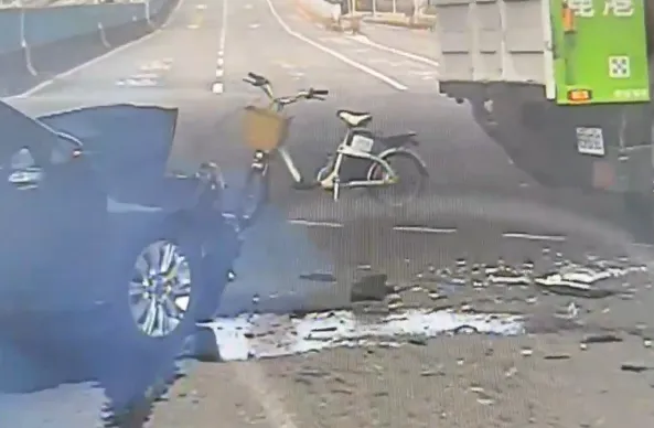 影/彰化鹿港資源回收車出事！路口擦撞轎車釀3傷