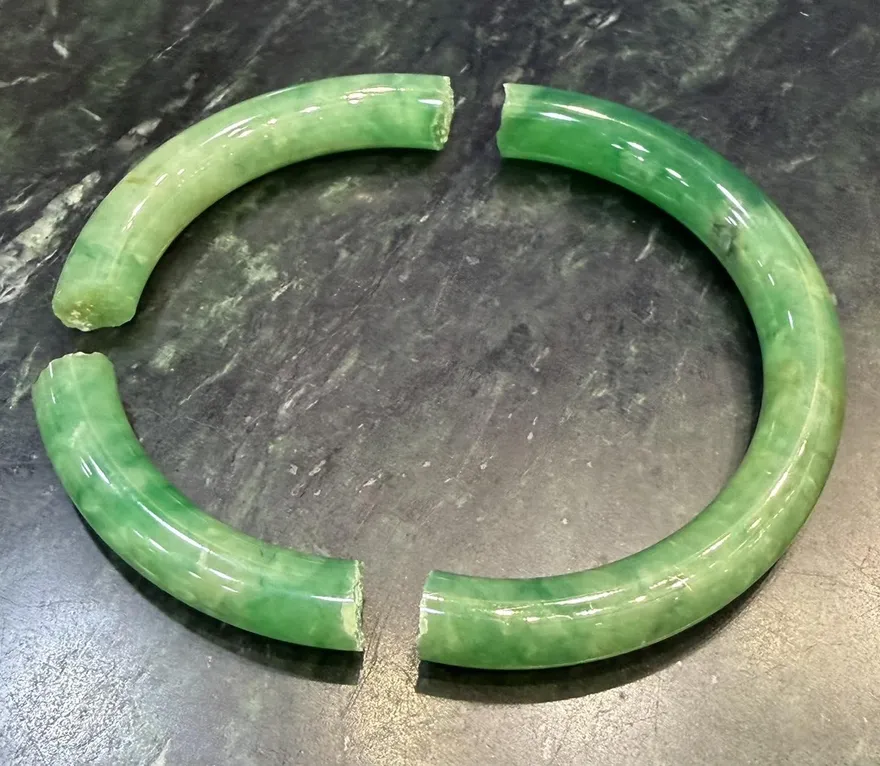 主播葉樹姍跌倒「玉鐲碎三截」　命理師籲勿丟垃圾桶