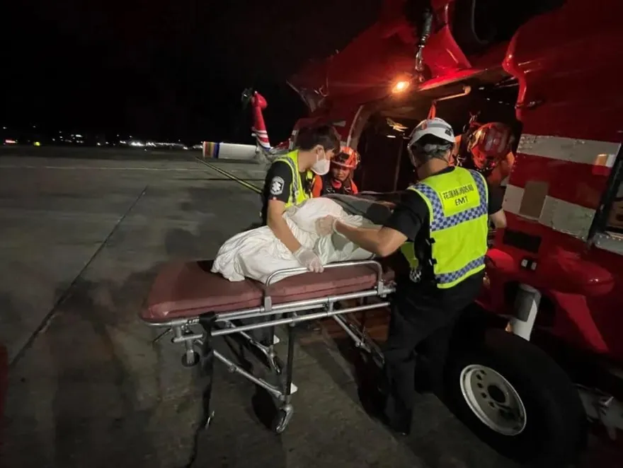 麗星郵輪「男子昏迷」狀況緊急！黑鷹直升機出動了