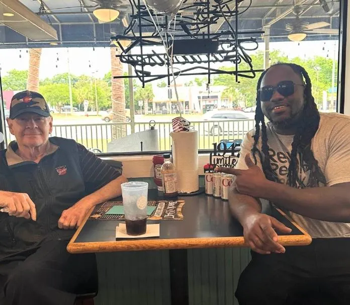 78歲常客每天光顧「突消失數日」　餐廳員工機警找人及時救命