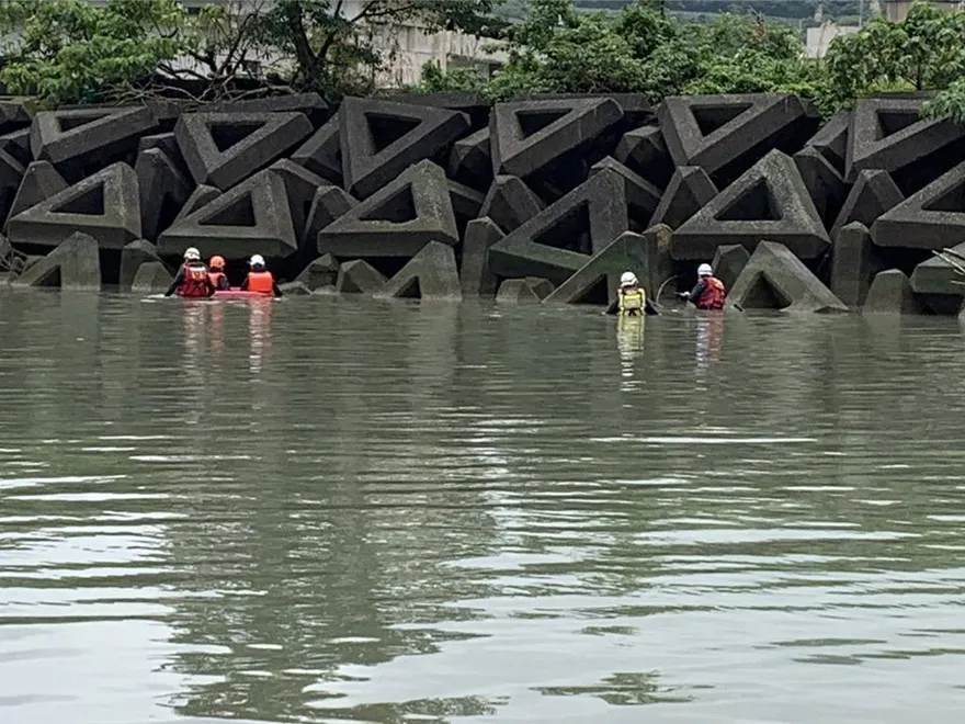 兄弟夜捕螃蟹！蘇澳25歲越籍移工落海　搜救3天仍未果