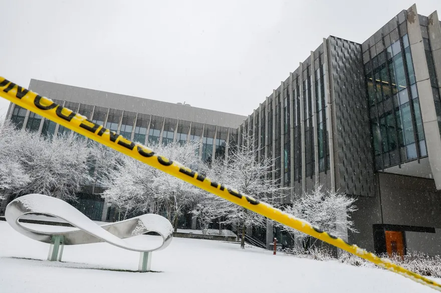 美布朗大學槍擊案　FBI行動定位鎖定1嫌疑人...警拘留偵訊