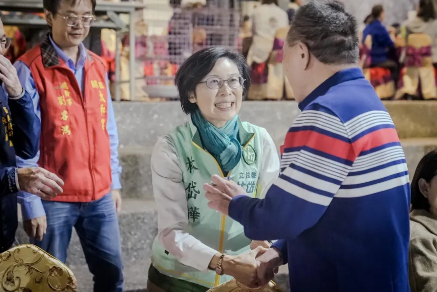 拚2026高雄市長　林岱樺傾聽民意、以市政思維為高雄祈福