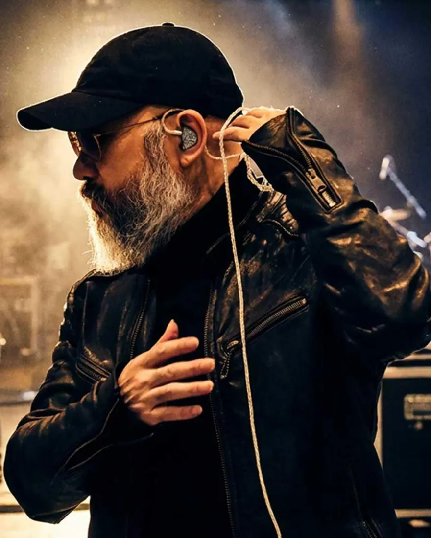 喪妻神隱5年！辛龍首重返舞台　曬照吐心聲：內心感謝著