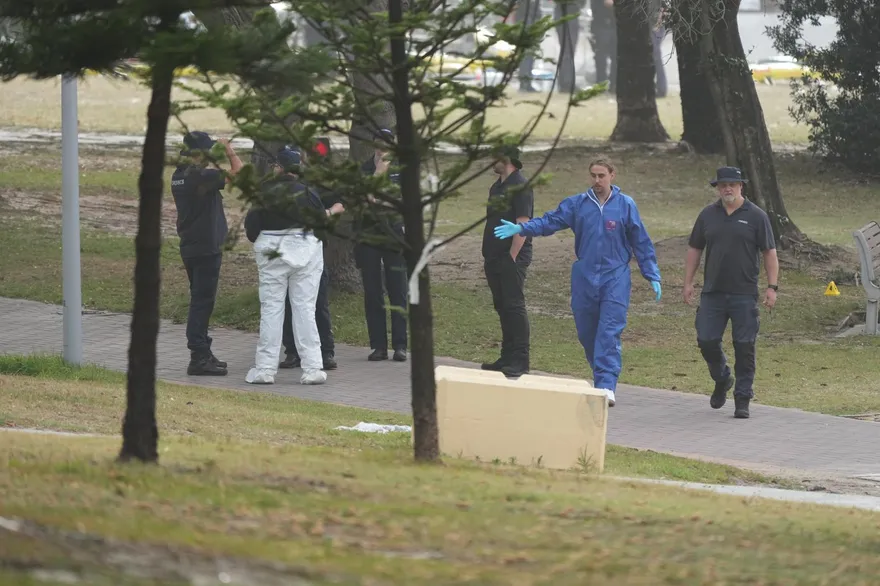 影/40米外一槍爆頭！澳警神射歹徒畫面曝　總理定調IS恐攻