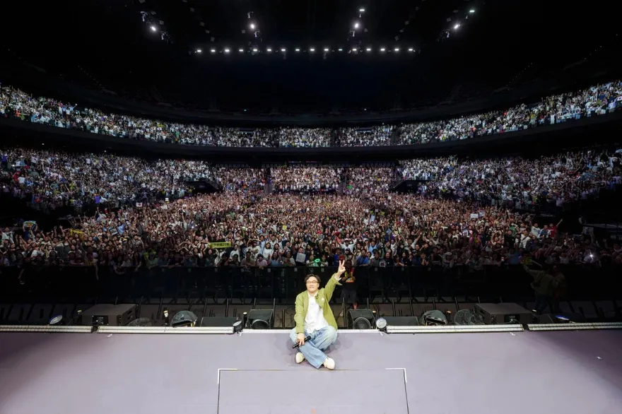 憑超人力霸王貼紙就能看陳奕迅？陸男放逾百人無票看演唱會獲刑