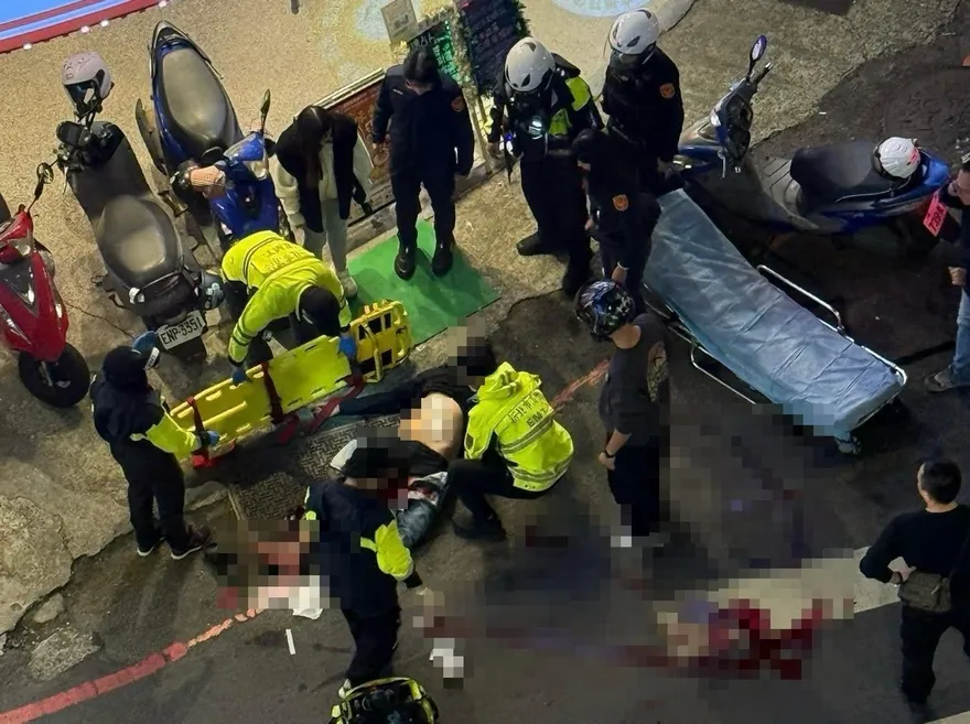 新北板橋2男擦撞糾紛　一男遭折疊刀刺傷倒地