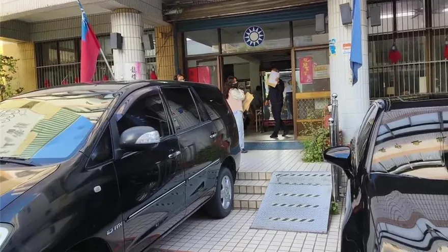 大罷免還沒完！檢警上午大動作搜索國民黨嘉義市黨部