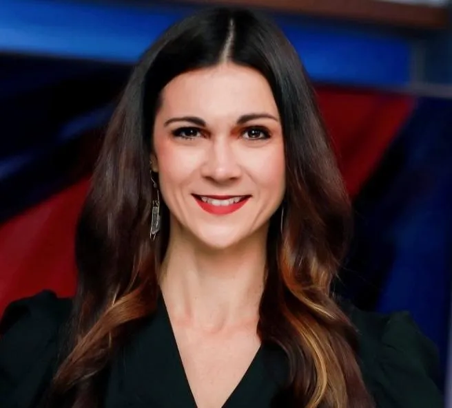 驚悚！前美女體育記者與老公「槍傷雙亡」　3歲兒一旁安然無事