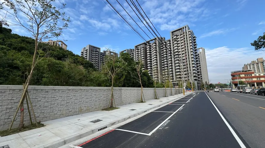 高雄市府攜手軍方　重建柴山阻水牆