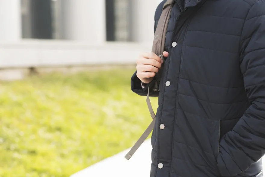 羽絨外套清洗後變「蠶蛹」？專家教「3步驟」恢復蓬鬆