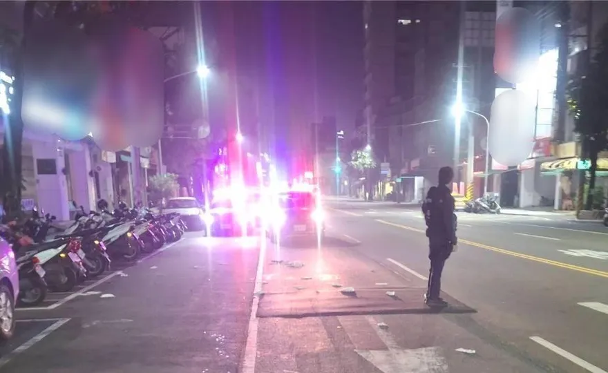 影/又見行人地獄？高雄婦穿越道路遭撞　送醫搶救不治