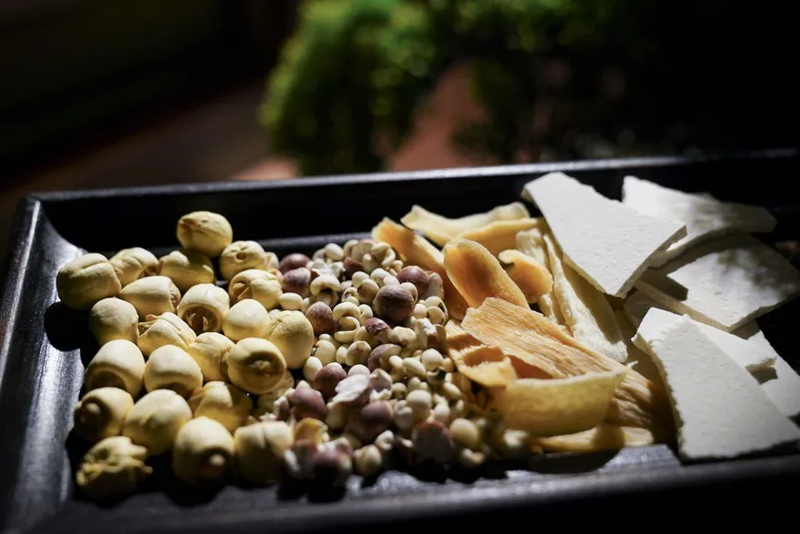 冬季進補需依體質辨證！35歲女「天天喝補湯」滿臉爆痘