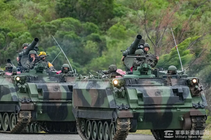 外傳身高145公分要當兵？　謝龍介：志願役加薪就有精良戰士