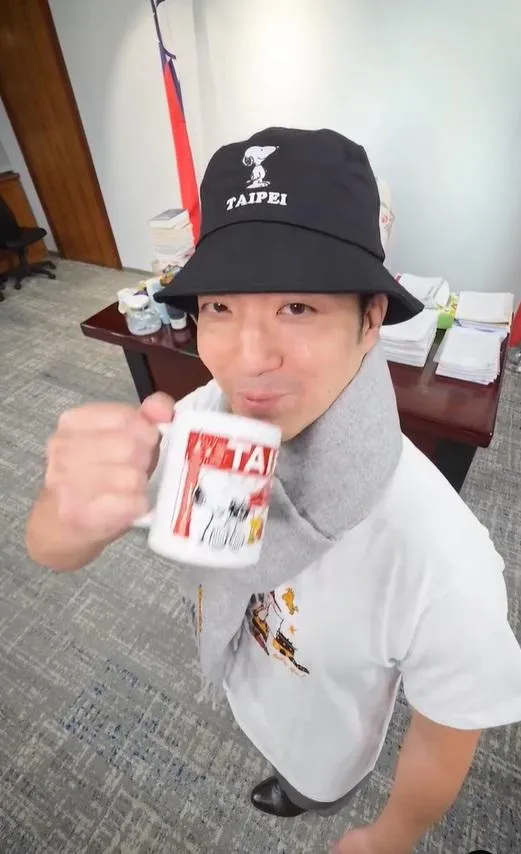 趕上潮流！跟拍「提帽小人」宣傳跨年限定　蔣萬安：大寶也覺得很讚