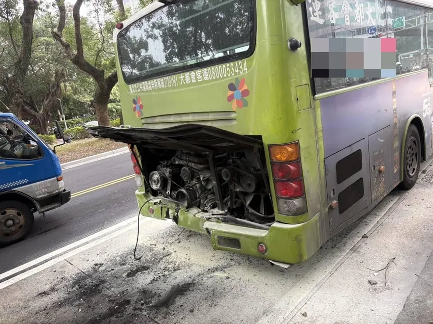 台北小巨蛋4公車連環追撞！3乘客送醫　現場畫面曝