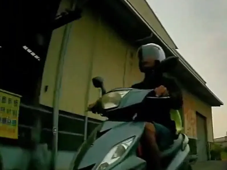 屏東女騎士遭尾隨潑熄香菸廢水！　嫌犯供稱壓力大犯案