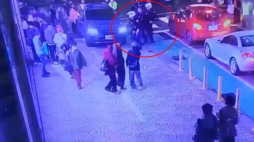 影/為抓張文！員警急衝誠品南西　逆向跑上手扶梯畫面曝