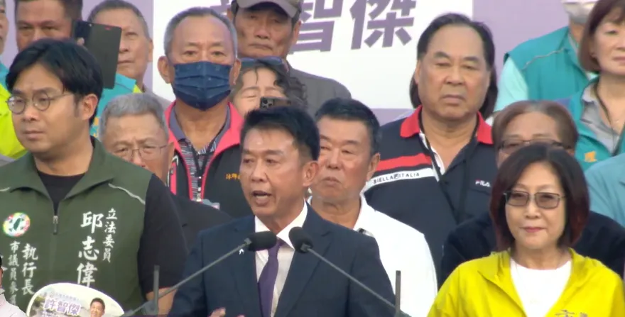 造勢湧7萬人！許智傑喊打造「AI首都」：民調差1%黃金交叉