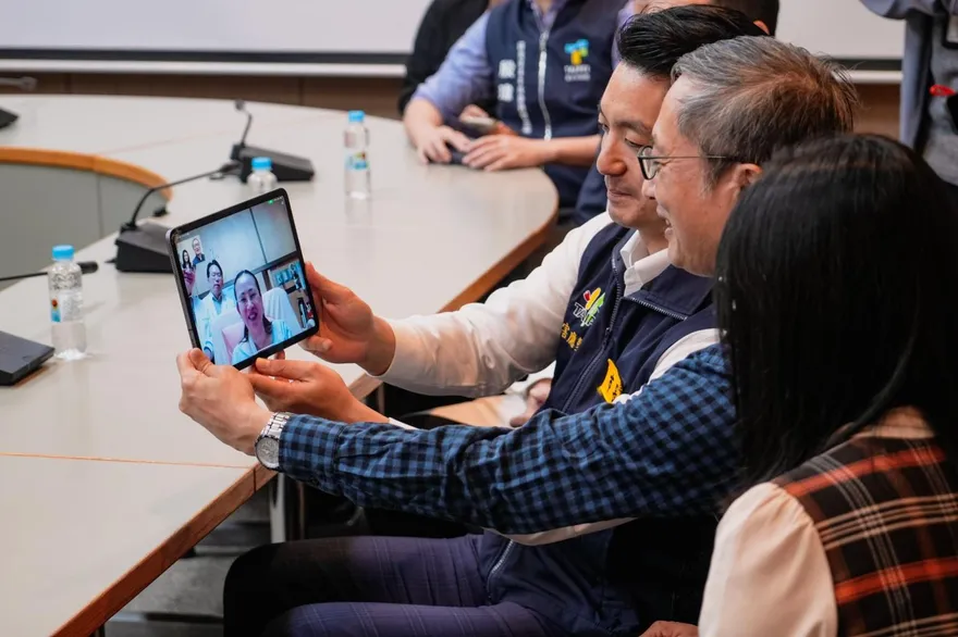 親赴台大致謝醫師父女熱血救人　蔣萬安曝「她」也是無名英雄