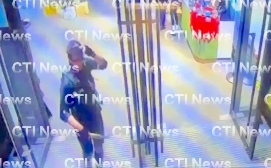 影/獨！張文持長刀從容走進誠品　最新角度影片曝光