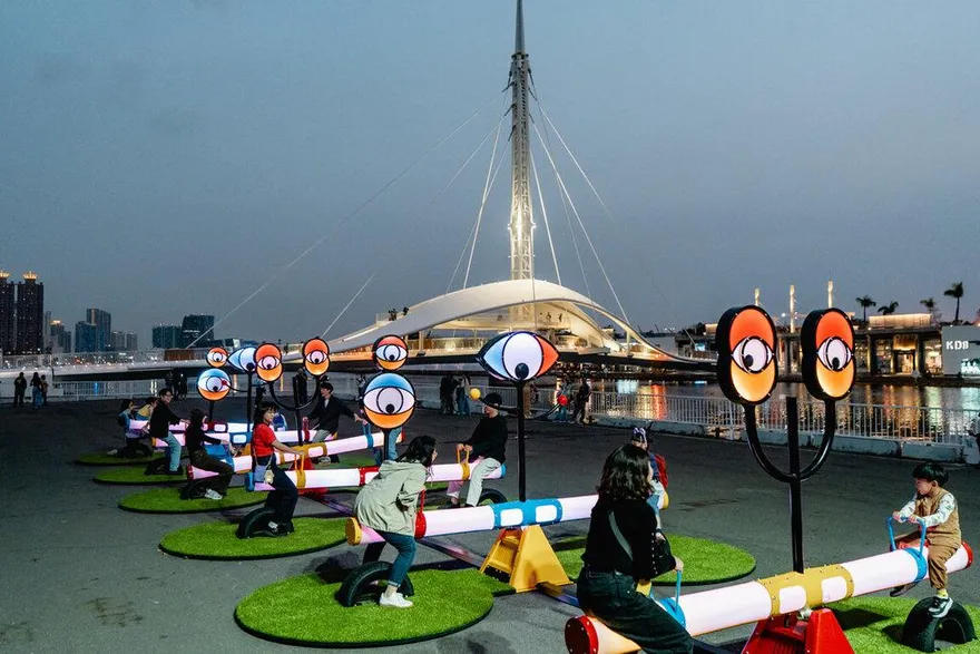 才啟用4天！高雄《好奇翹翹板》被玩壞　已暫停開放