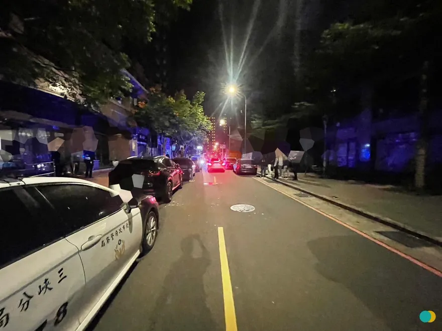 影/新北三峽驚見「多人混戰」超硬大場面！打成一團全進警局