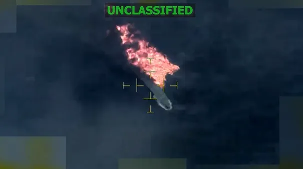 影/爆破畫面曝！美軍再打擊疑似運毒船　9月以來105人喪命