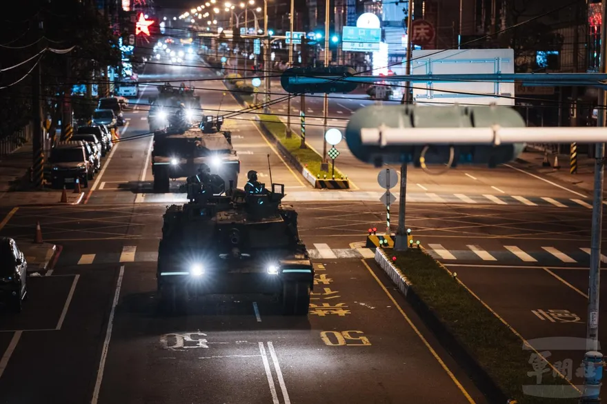 第584旅戰備偵巡　陸軍最新M1A2T戰車首度上街頭