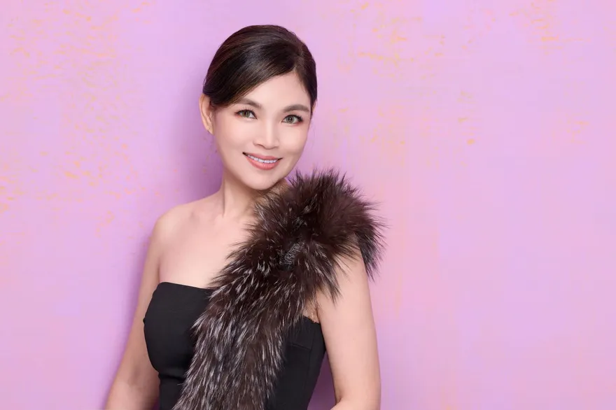 入行10年破尺度！談詩玲露香肩出輯　曝半夜遭女粉電話騷擾