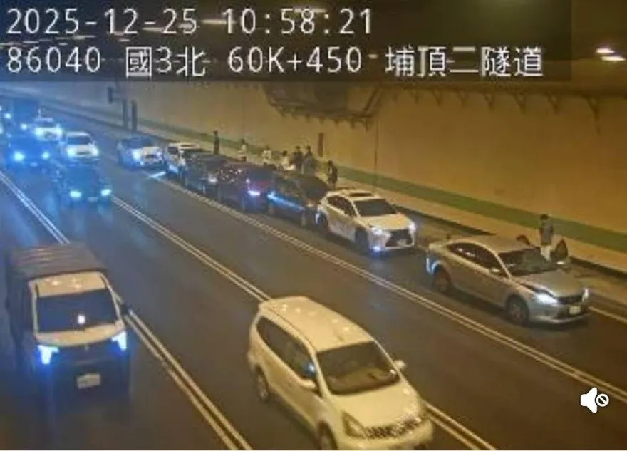 影/國3埔頂二隧道「7車撞一團」　嚴重回堵