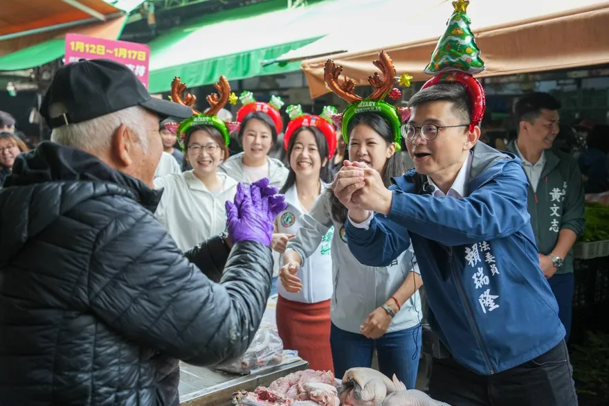 賴瑞隆獲雙北3女議員南下助陣　邱議瑩預告1月加辦造勢