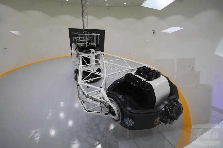 空軍啟用新型人體離心機　提升飛行員抗大G昏迷能力