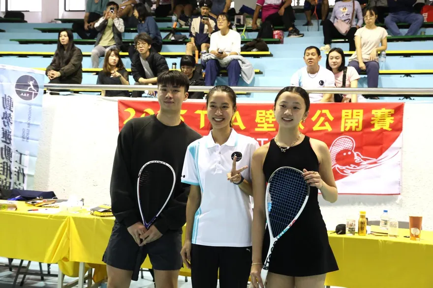 「壁球甜心」自掏腰包辦比賽！近百人角逐　「燒光存款也值得」