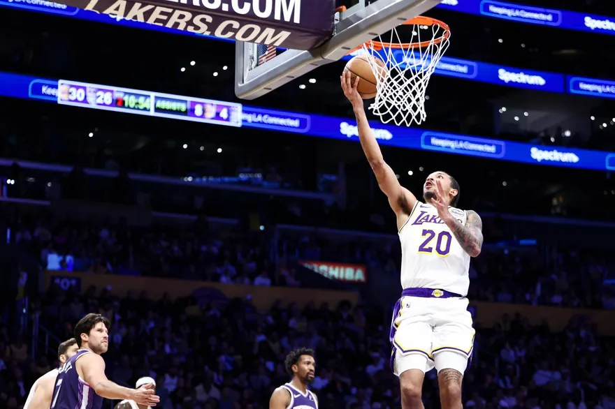 NBA/湖人雙向後衛爆發轟21分！詹皇跟教頭狂讚驚奇表現