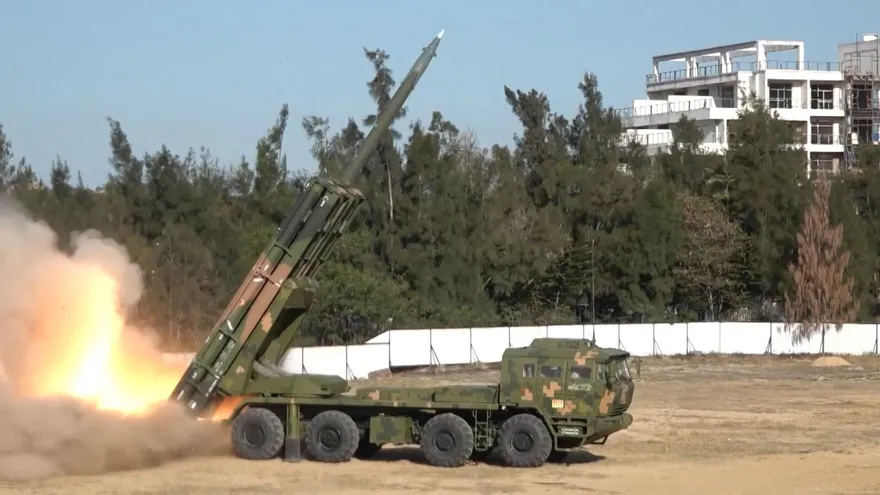 川普淡化處理解放軍圍台軍演　陸學者曝美方背後2大盤算