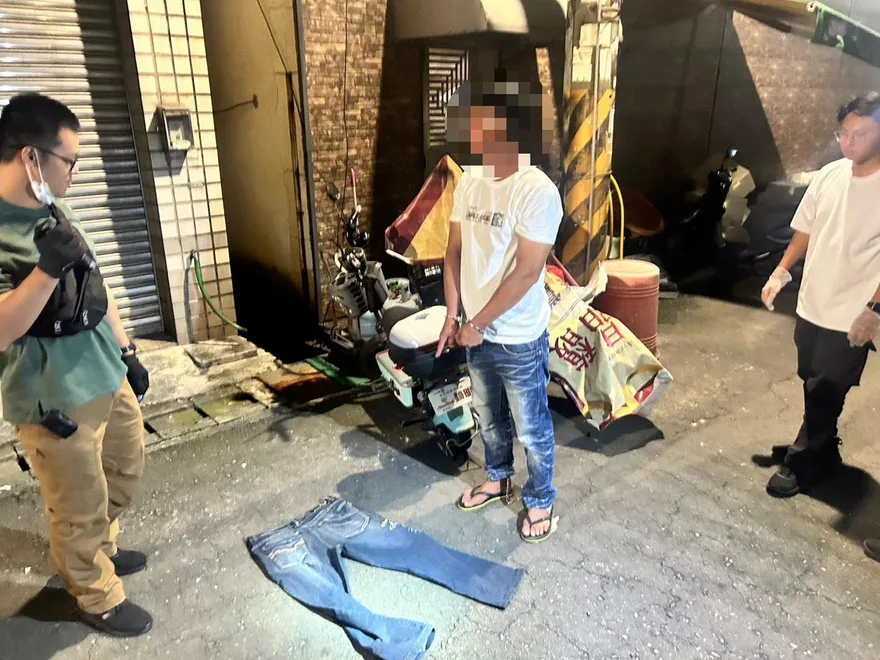 影/向老闆借錢遭拒！高雄員工持刀攻擊兩人　林園警迅速逮人