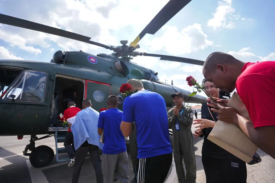 停火後釋善意！泰履約遣返18名柬國戰俘　下一步合作除雷