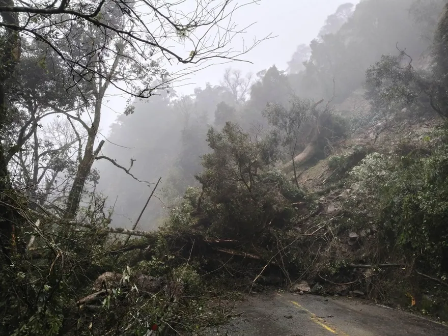連日降雨釀災！中橫宜蘭支線坍方　工務段拚今16時搶通