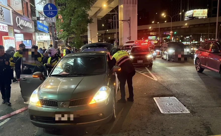 影/捷運新埔站女子裸奔　警管束強制送醫治療