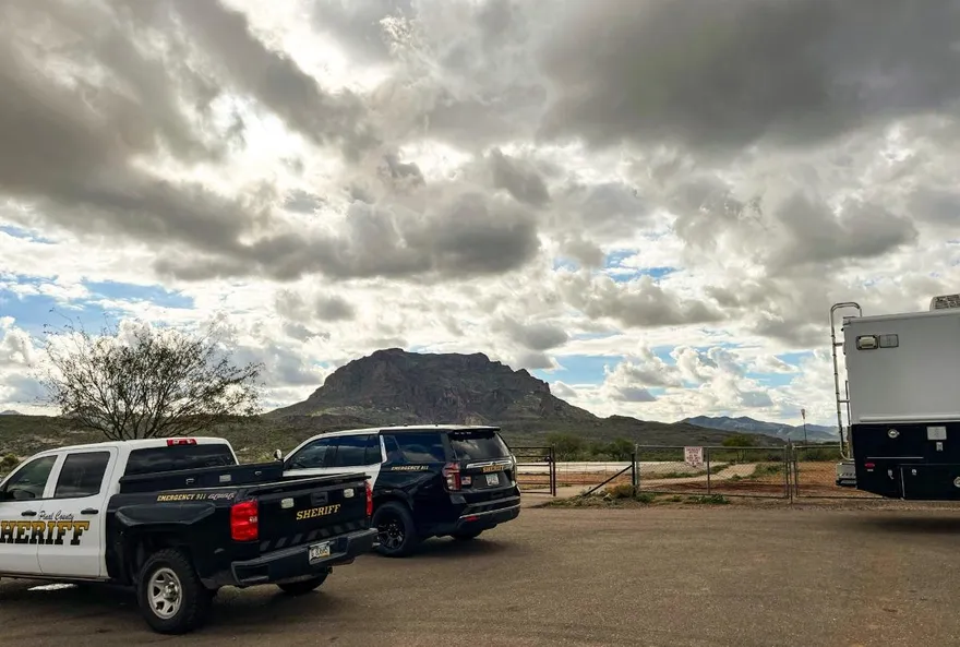 美直升機墜毁鳳凰城偏遠山區　機上4人生死不明