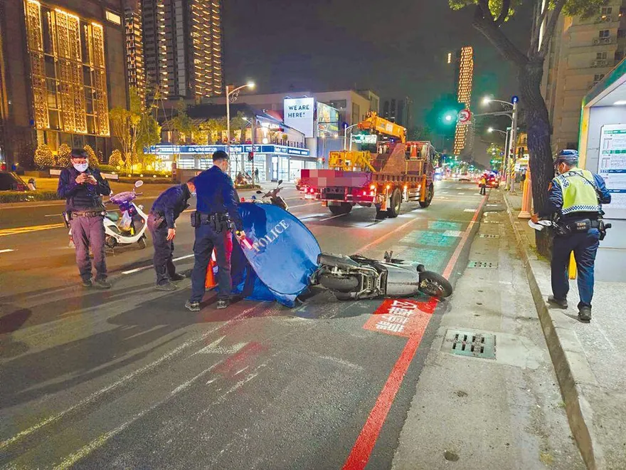 男大生跨年夜被撞死里長批「政策殺人」　高雄市府回應了