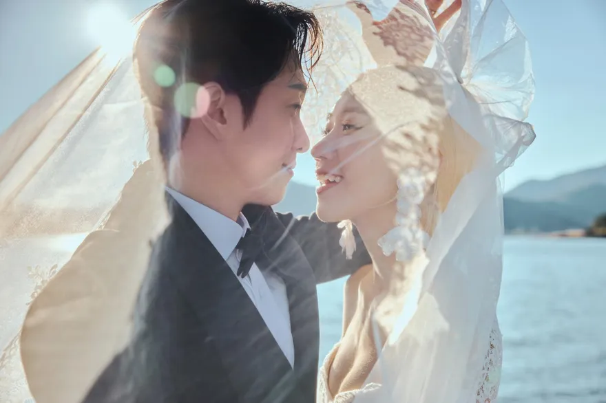 陳漢典、LULU絕美婚紗照曝光　人品爆發富士山藏愛的密碼