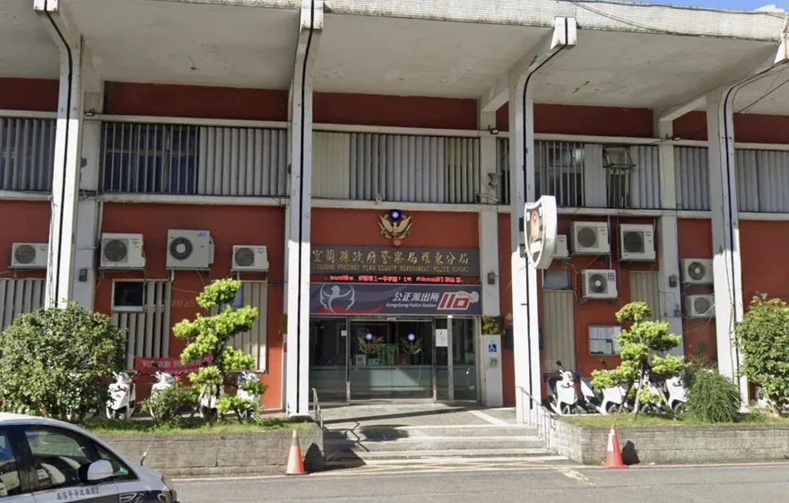 網傳2員警上銬女子性騷　宜蘭警否認追查究辦發文者